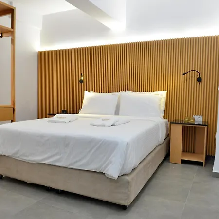 Aikaterini Lever Du Soleil Apart, *